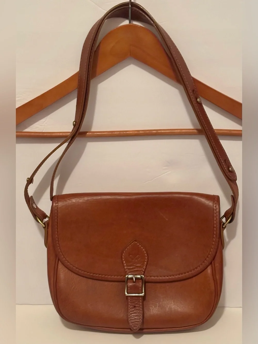 Chapmen Full-Grain Tanned Leather Saddle Bag Tan | NMS 10L